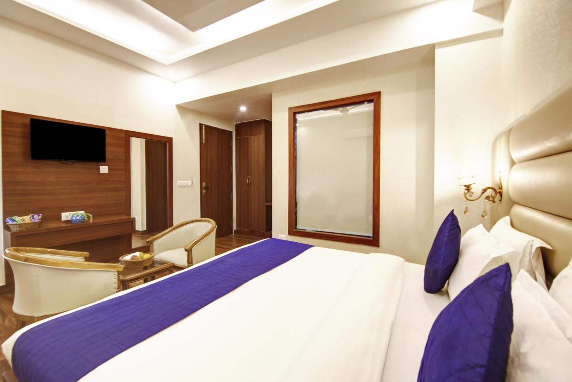 Marks Hotel & Banquet Noida Extérieur photo