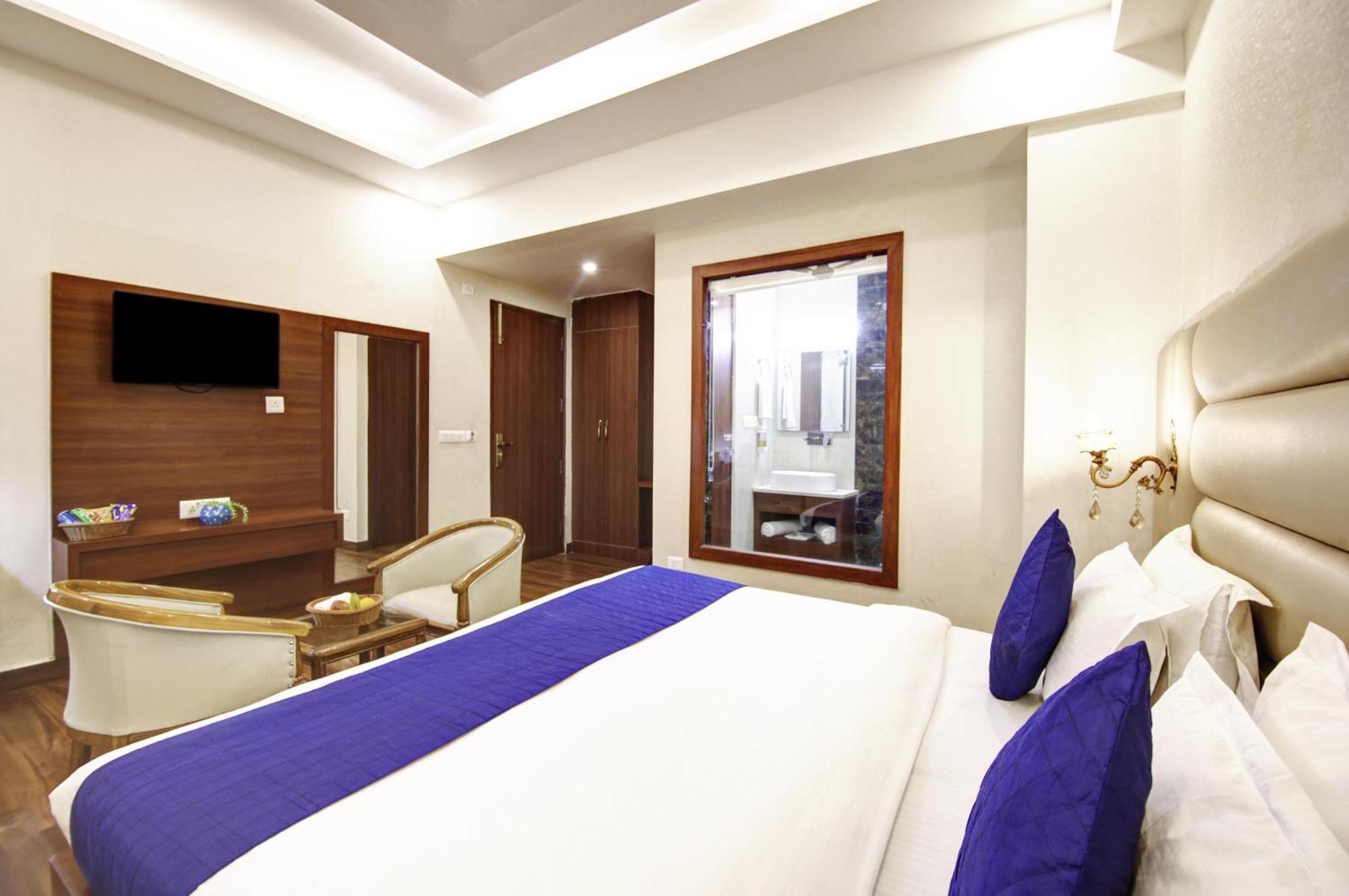 Marks Hotel & Banquet Noida Extérieur photo