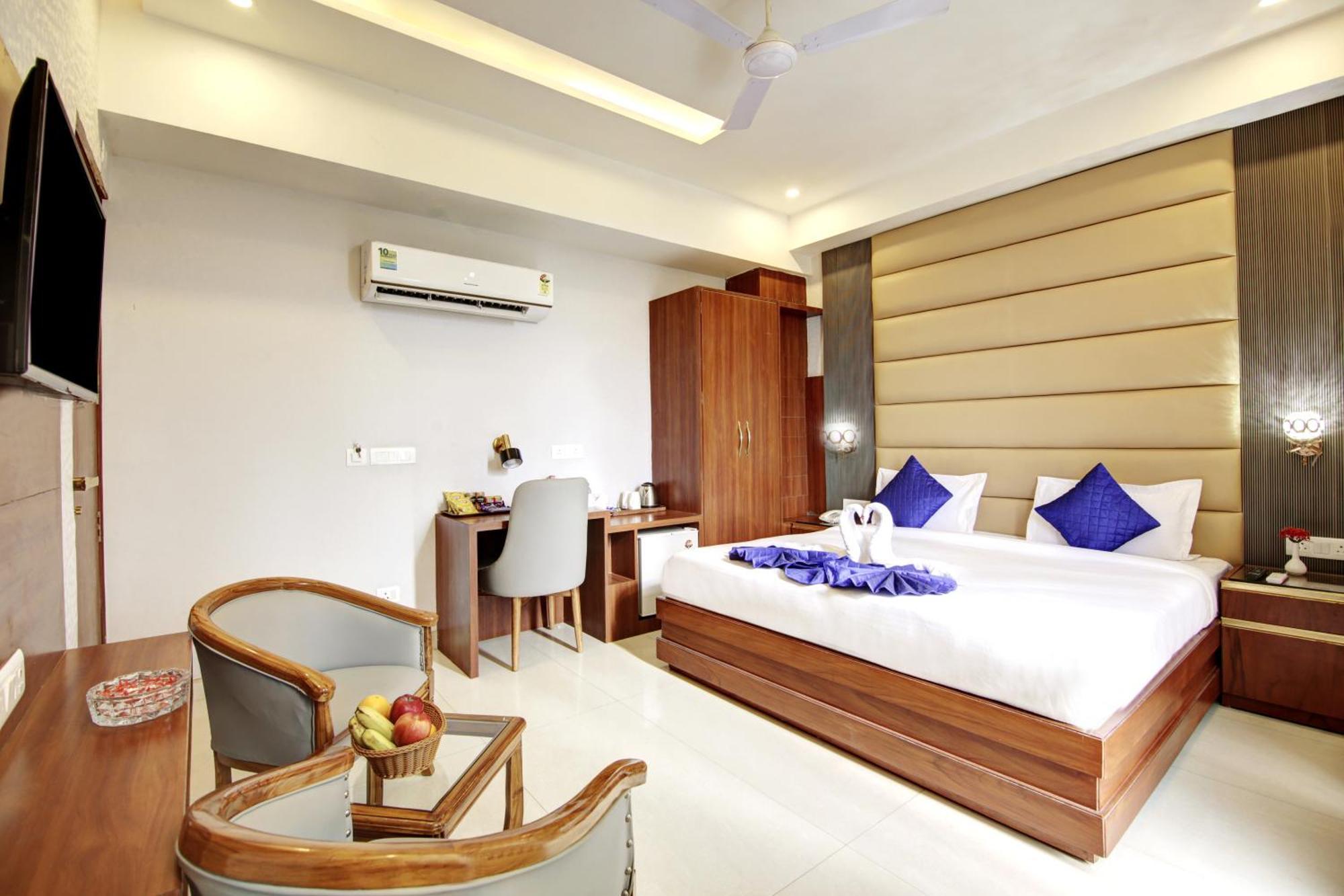 Marks Hotel & Banquet Noida Extérieur photo