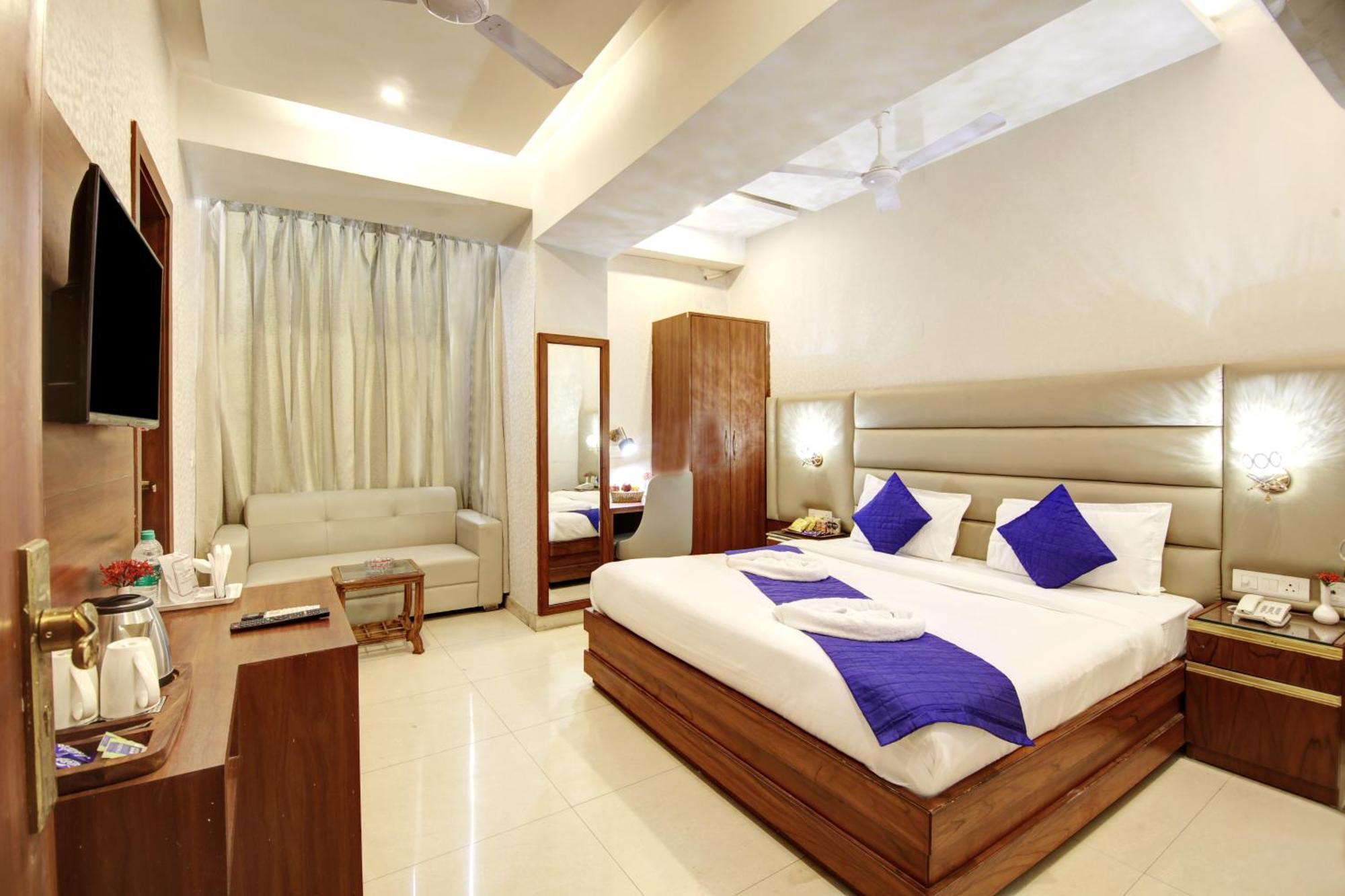 Marks Hotel & Banquet Noida Extérieur photo