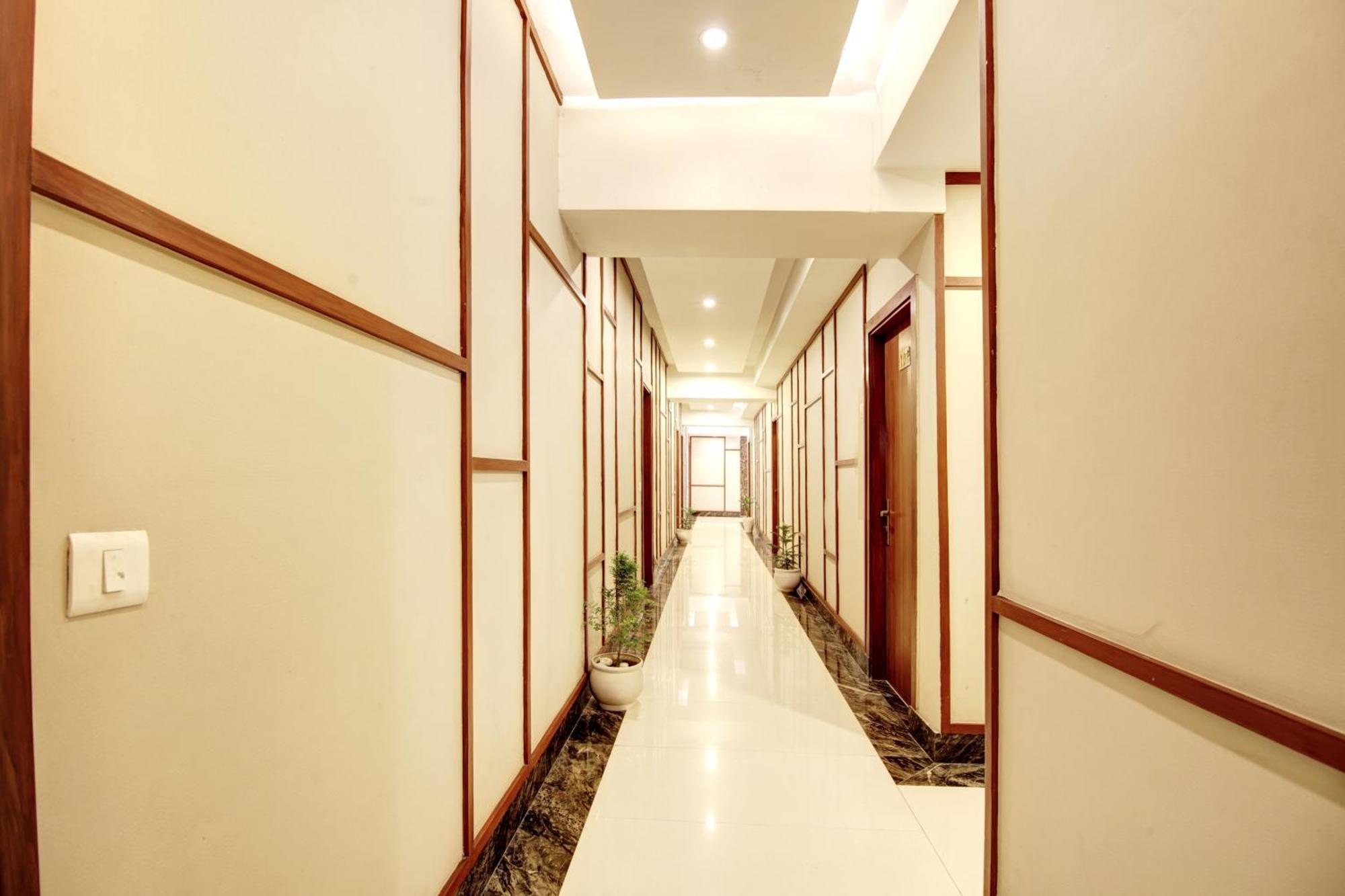Marks Hotel & Banquet Noida Extérieur photo