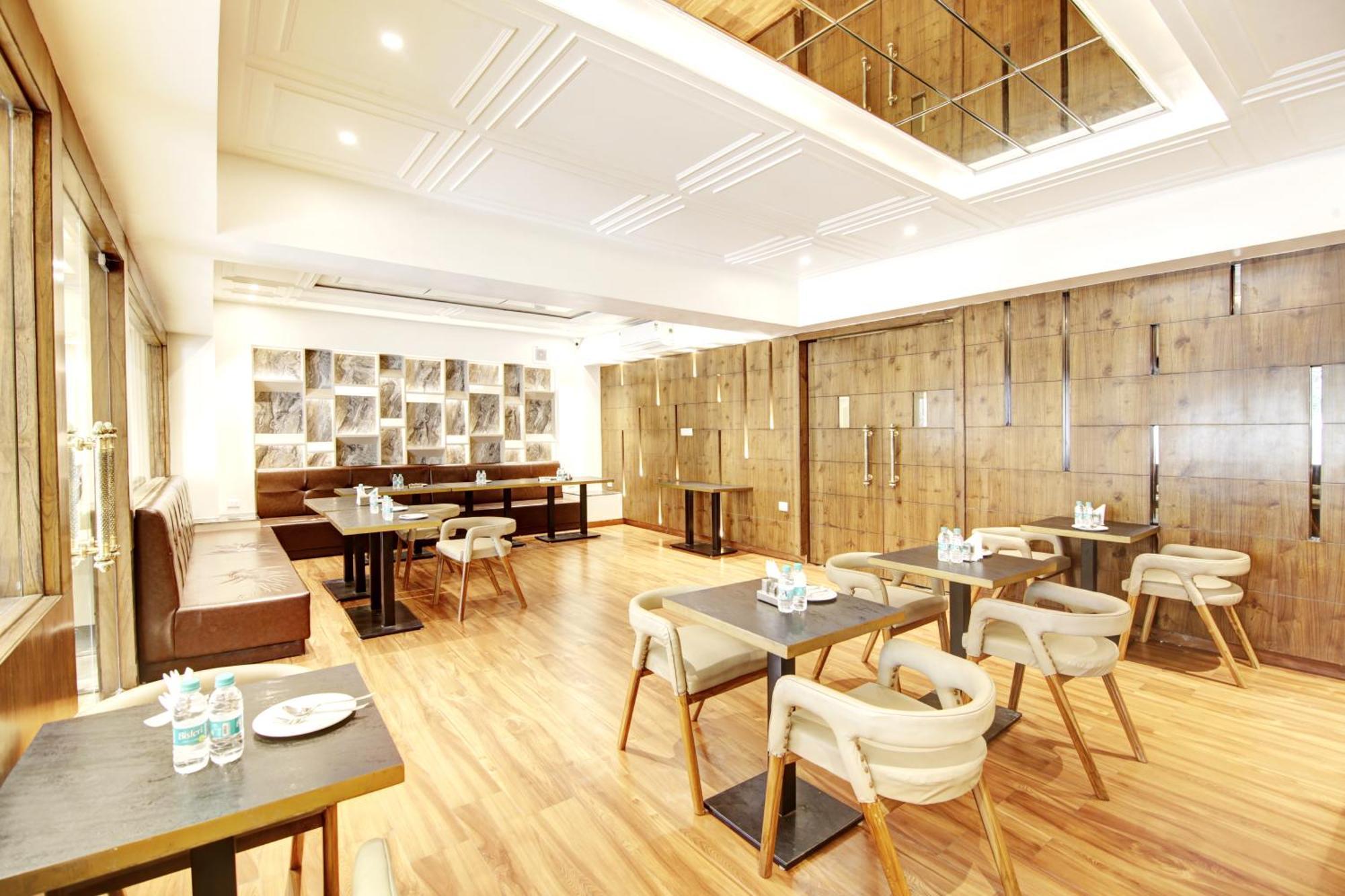 Marks Hotel & Banquet Noida Extérieur photo