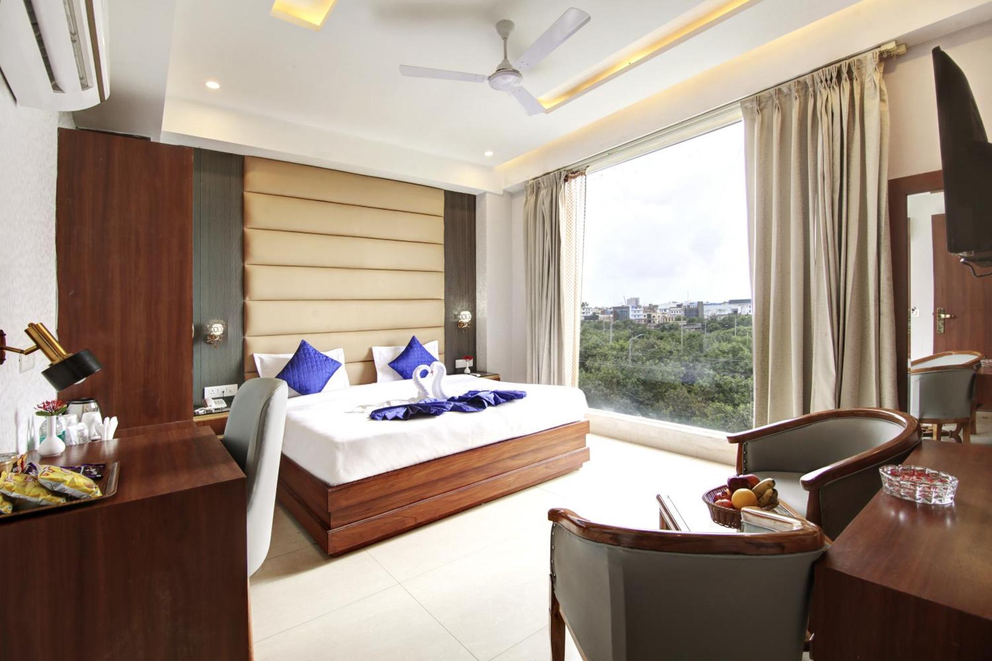 Marks Hotel & Banquet Noida Extérieur photo