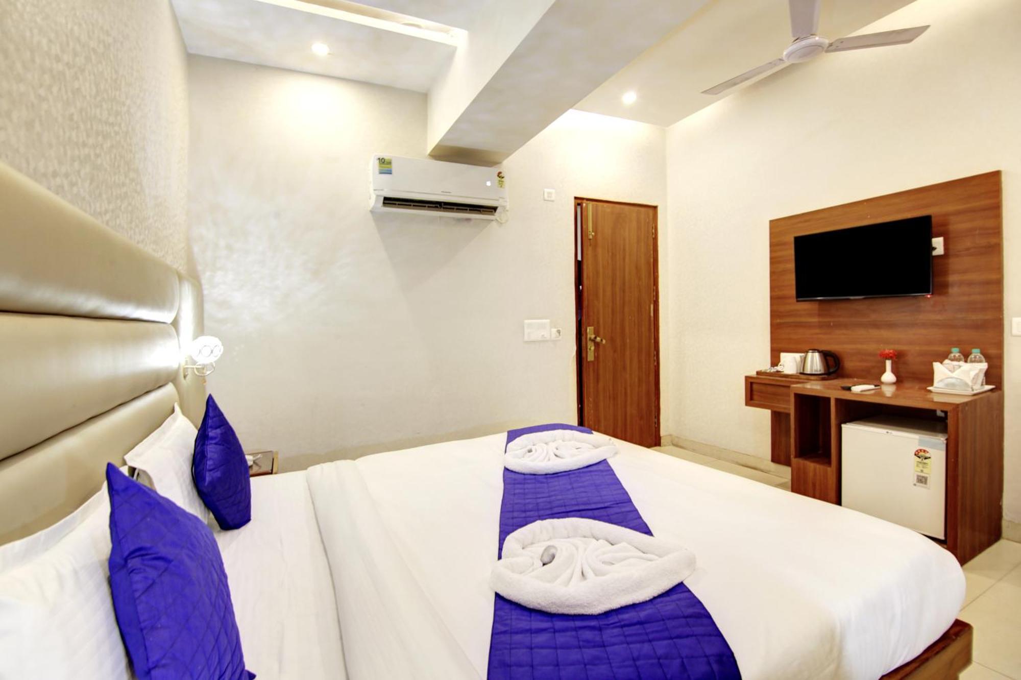 Marks Hotel & Banquet Noida Extérieur photo