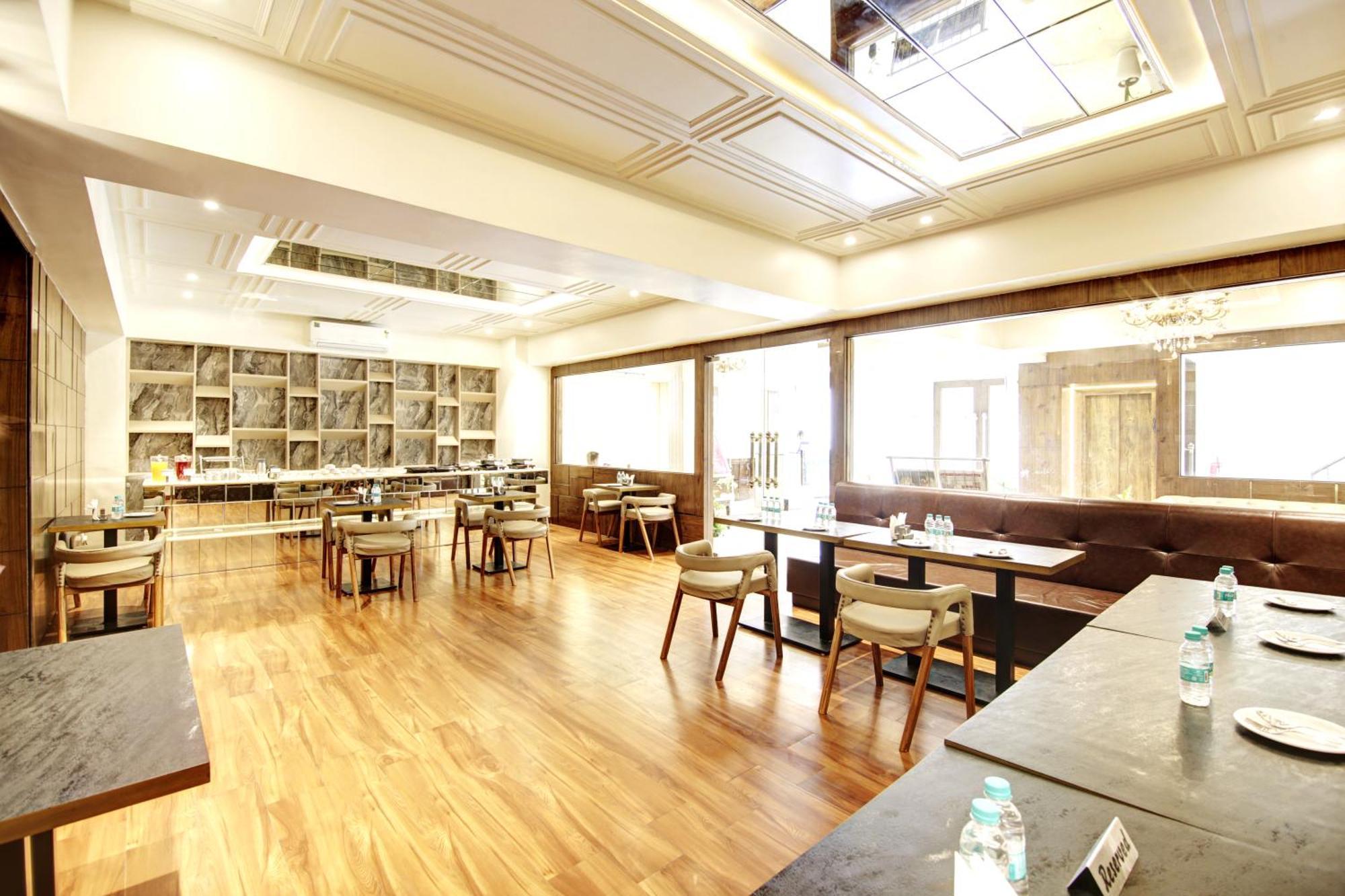 Marks Hotel & Banquet Noida Extérieur photo