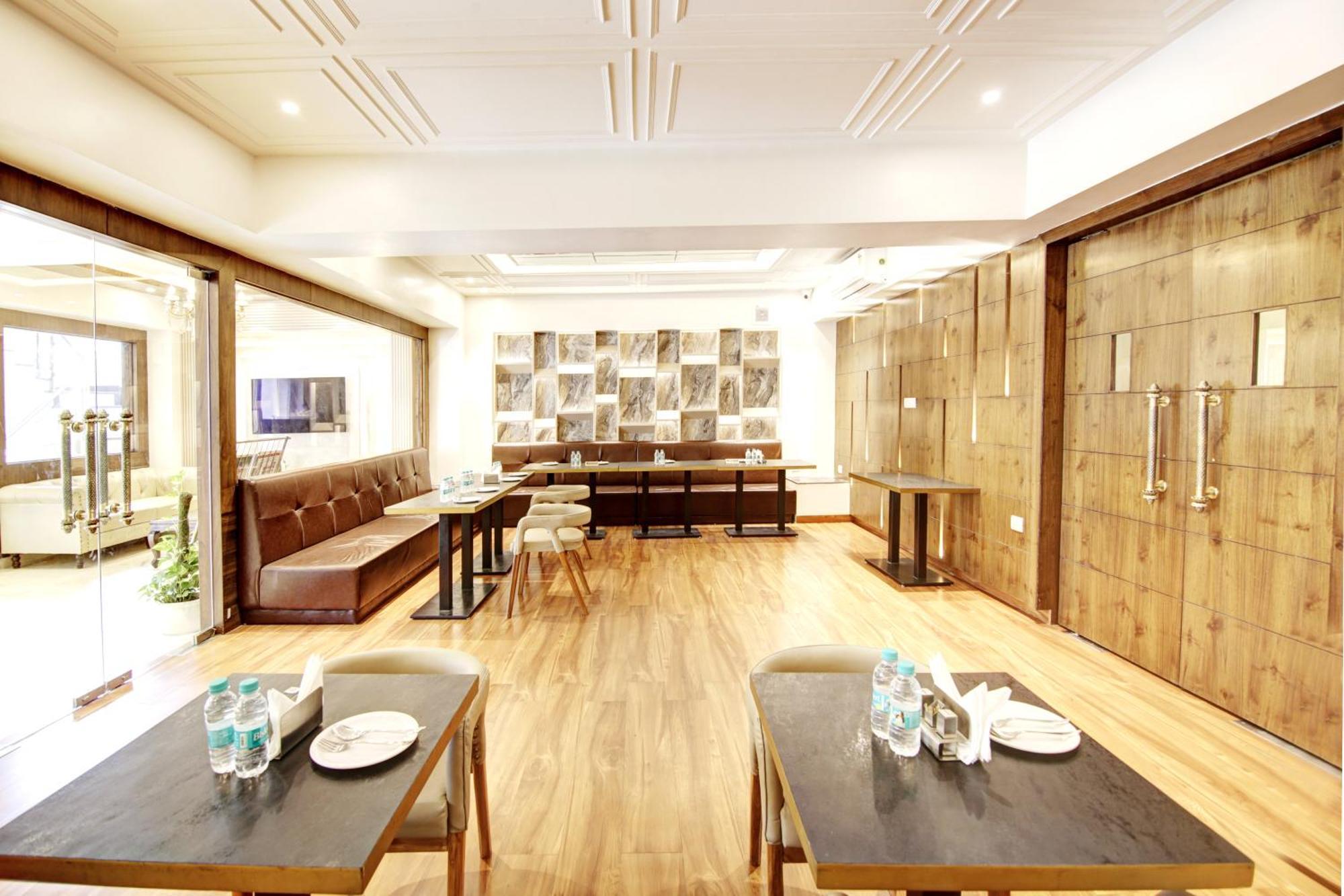Marks Hotel & Banquet Noida Extérieur photo