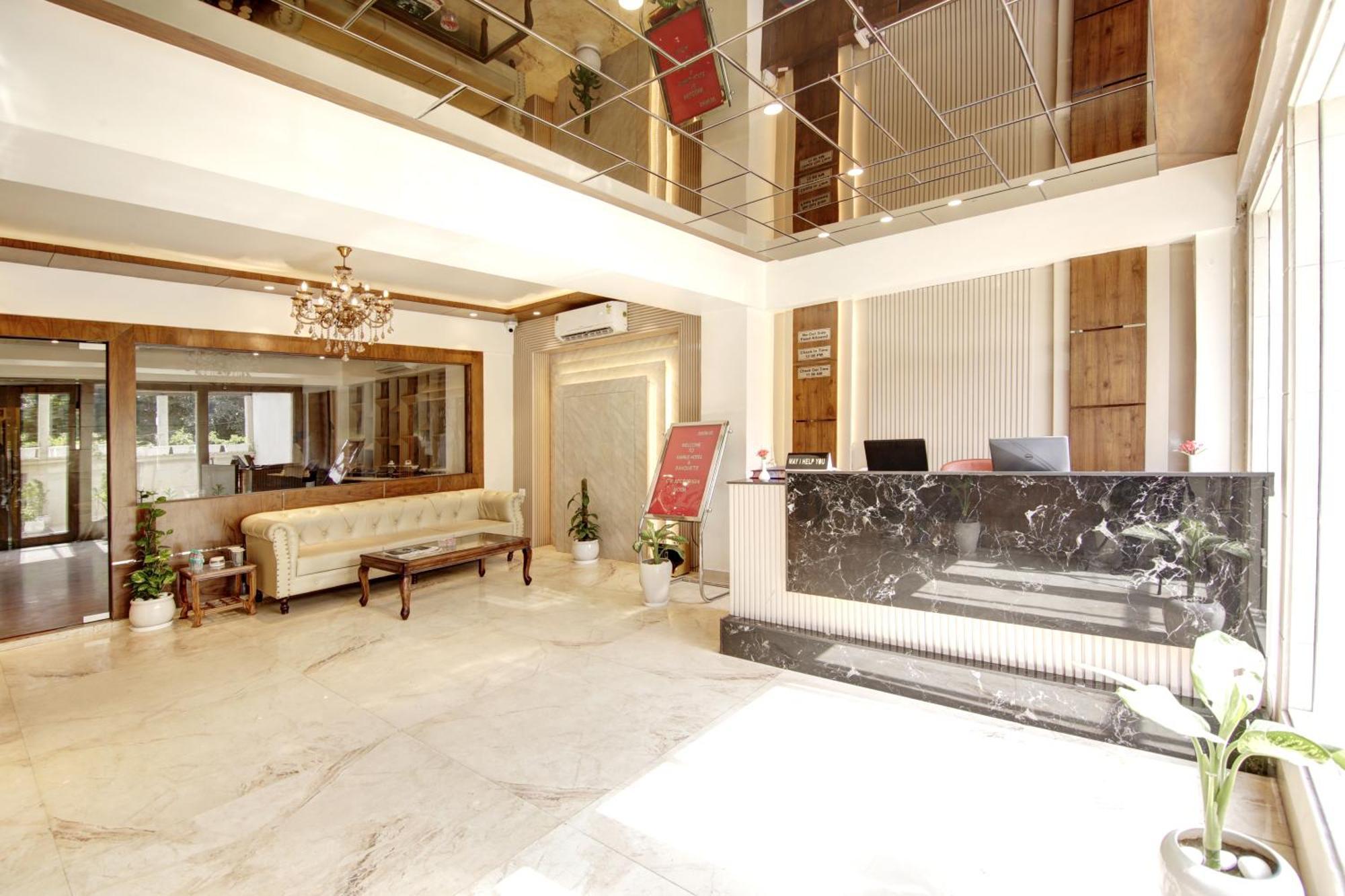 Marks Hotel & Banquet Noida Extérieur photo